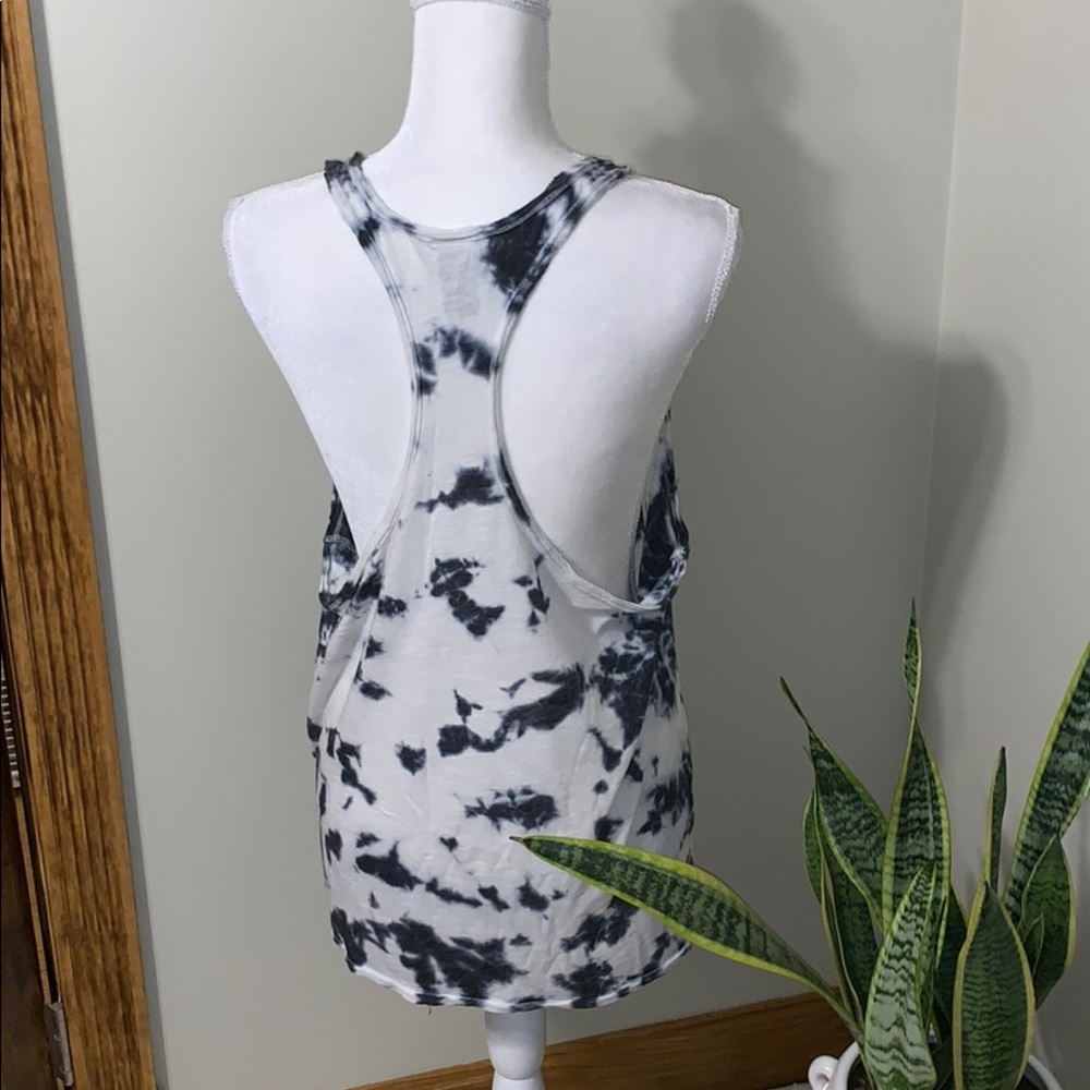 Oversized tank - Picture 4 of 4